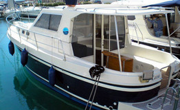 Adria 1002 Vektor