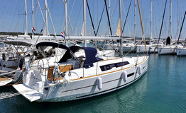 Dufour 382 GL