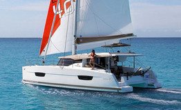 Fountaine Pajot Lucia 40