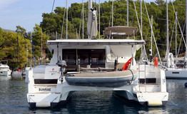 Fountaine Pajot Lucia 40