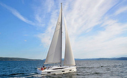 Bavaria C42 Style