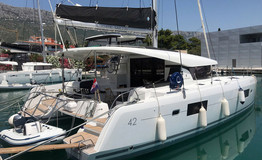 Lagoon 42 owner version