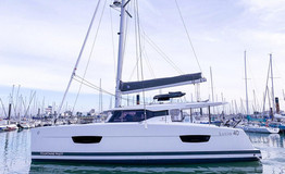 Fountaine Pajot Lucia 40