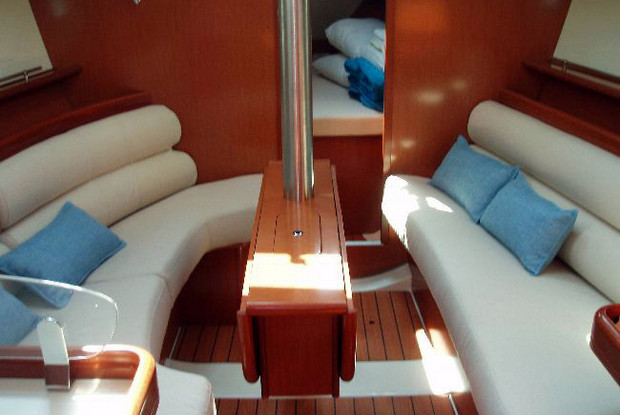 Oceanis Clipper 343, Kos