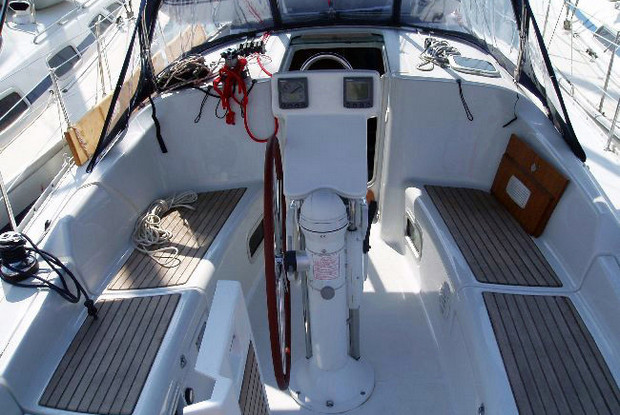 Oceanis Clipper 343, Kos