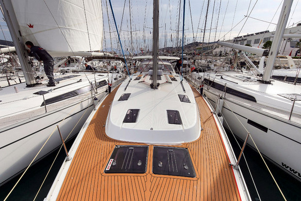 Bavaria Cruiser 50, Jezera