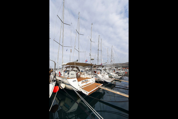 Bavaria Cruiser 50, Jezera