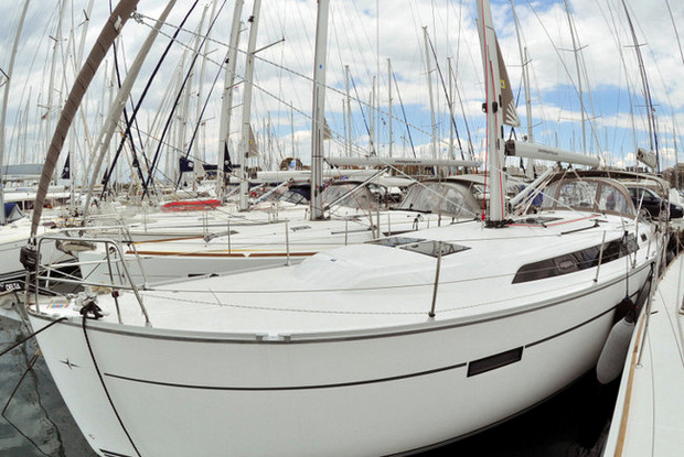 Bavaria  C42, Tourlos