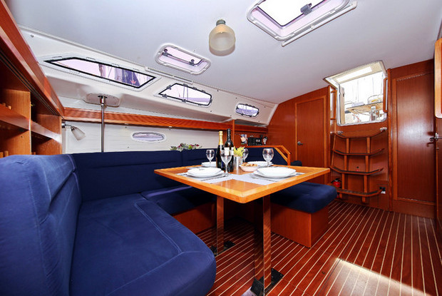 Bavaria 43 Cruiser, Jezera