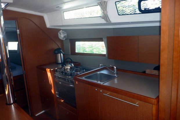 Oceanis 38 - 3 cab., Šibenik