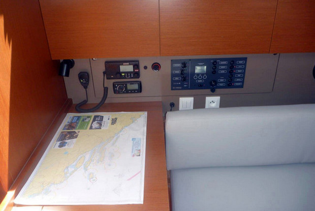 Oceanis 38 - 3 cab., Šibenik