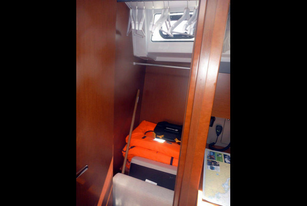 Oceanis 38 - 3 cab., Šibenik