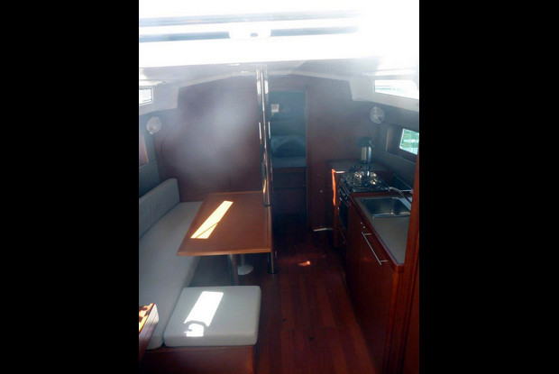 Oceanis 38 - 3 cab., Šibenik