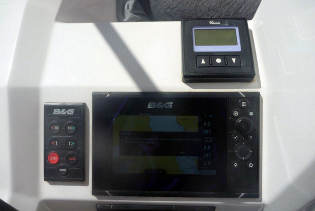 Oceanis 38 - 3 cab., Šibenik