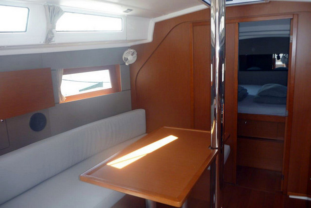 Oceanis 38 - 3 cab., Šibenik