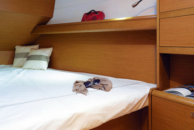 Sun Odyssey 389, Pula