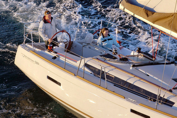 Sun Odyssey 389, Pula