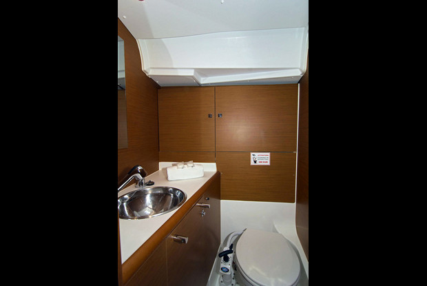 Sun Odyssey 419 - 3 cab., Split