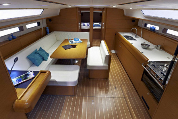 Sun Odyssey 479, Tourlos