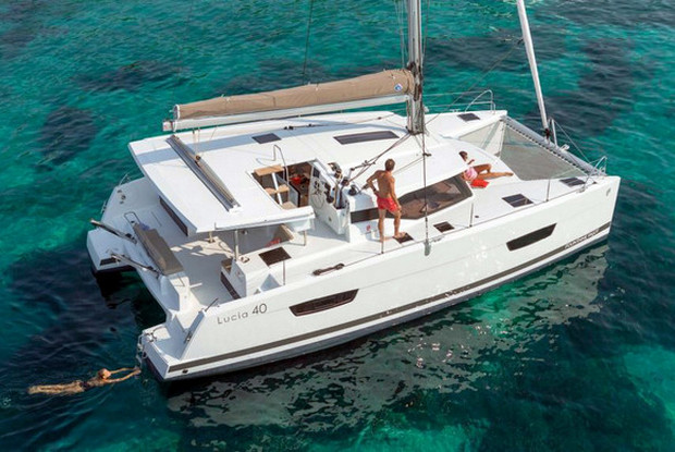 Fountaine Pajot Lucia 40 - 4 cab., Pula