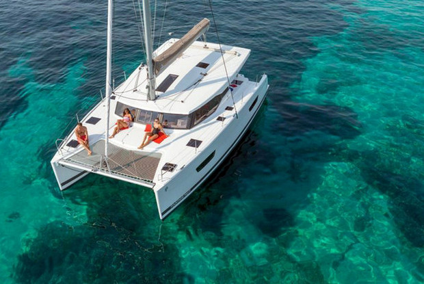 Fountaine Pajot Lucia 40 - 4 cab., Pula