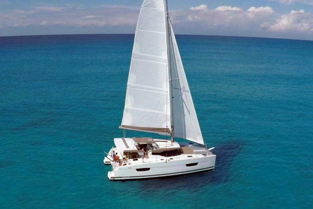 Fountaine Pajot Lucia 40 - 4 cab., Pula