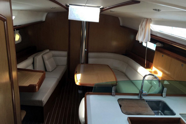 Sun Odyssey 39i, Portisco