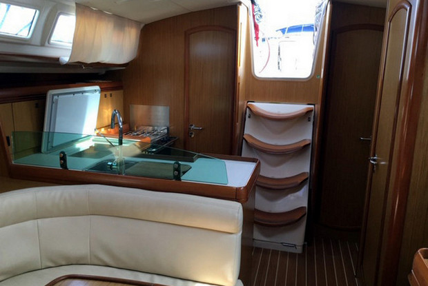 Sun Odyssey 39i, Portisco