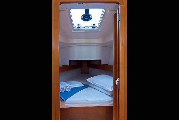 Sun Odyssey 33i, Split