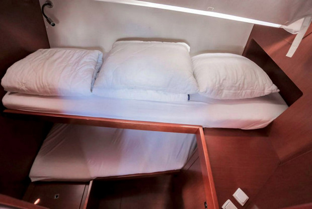 Oceanis 48 - 5 cab., Trogir