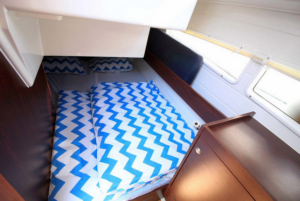 Platinum 989 Fly, Kukljica