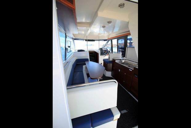 Platinum 989 Fly, Kukljica