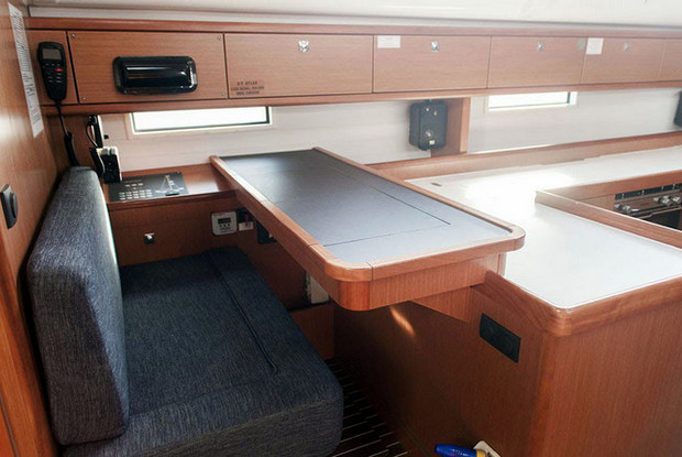 Bavaria Cruiser 51, Kos