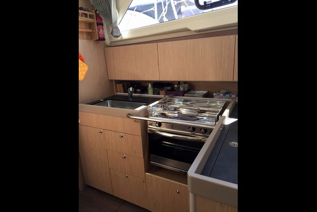 Oceanis 41.1, Cecina