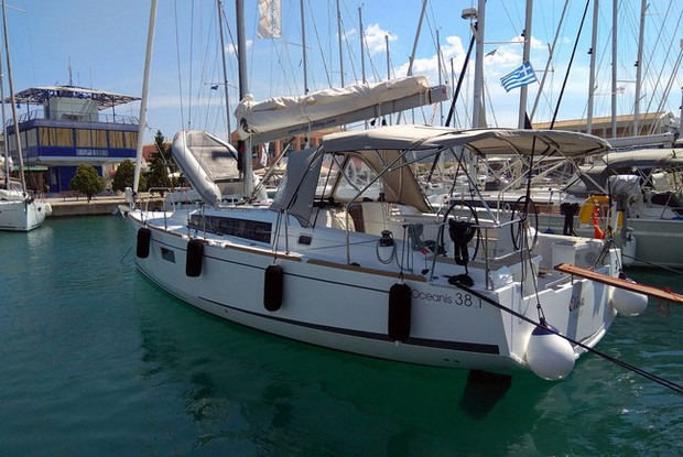 Oceanis 38.1, Lefkada