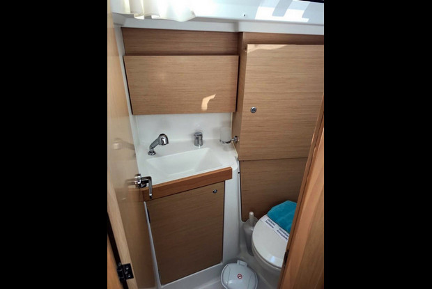 Oceanis 38.1, Lefkada