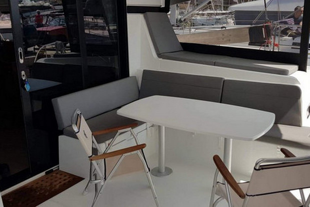 Lagoon 42 - 4 + 2 cab., Nisi