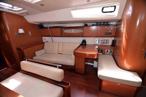 Oceanis 54 - 4 + 1 cab., Nisi