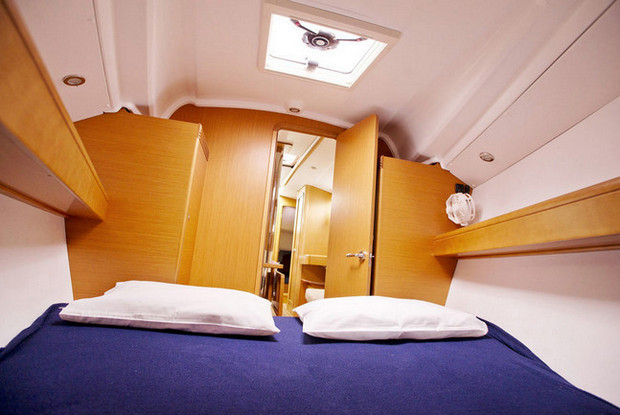 Sun Odyssey 36i, Volos