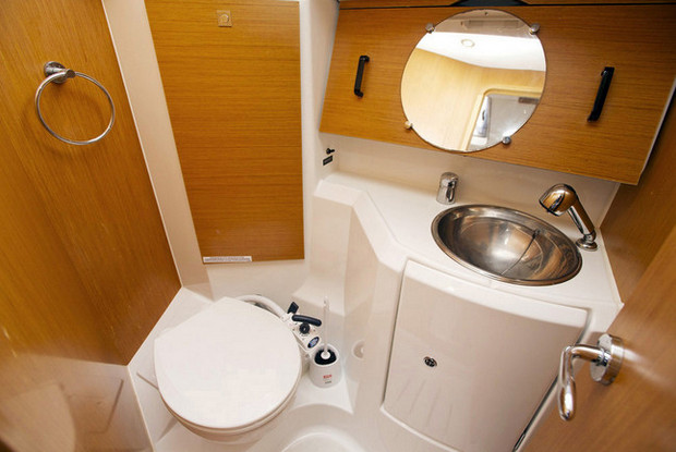 Sun Odyssey 36i, Volos