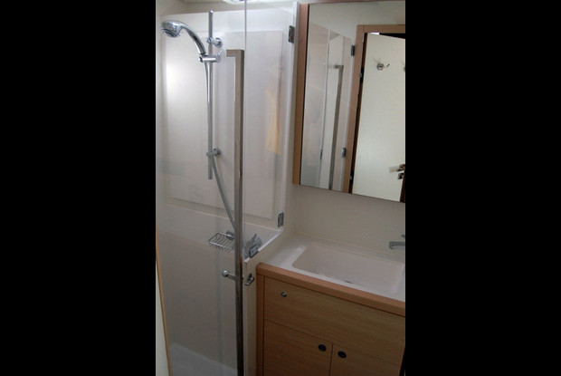 Lagoon 620, Roche Caiman