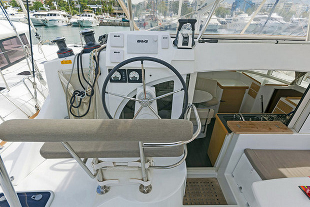 Lagoon 380 - 4 + 2 cab., Alimos