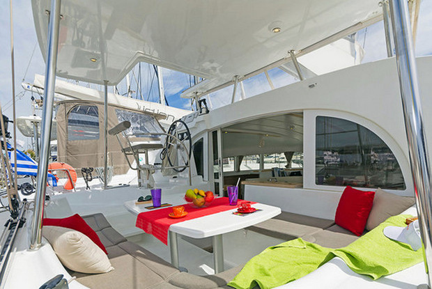 Lagoon 380 - 4 + 2 cab., Alimos