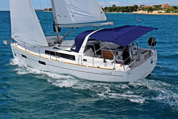 Oceanis 38 - 3 cab., Sukošan-Zadar