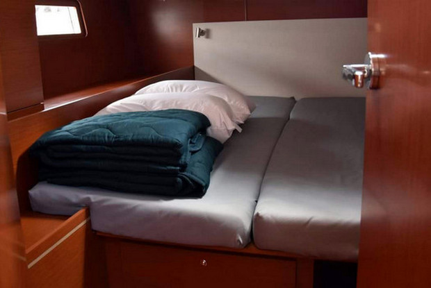 Oceanis 51.1 - 5 + 1 cab., Alimos