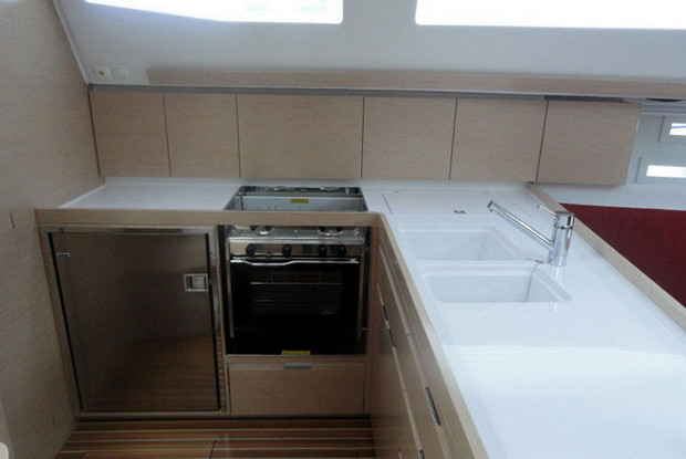 Elan 444 Impression, Pula