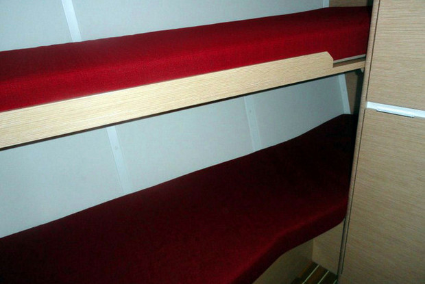 Elan 444 Impression, Pula