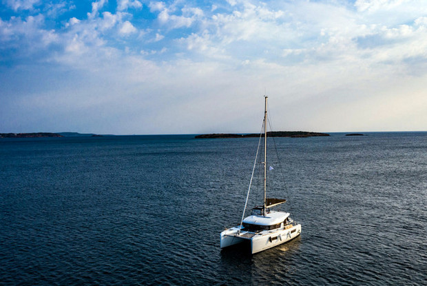 Lagoon 40 - 4 + 2 cab, Kontokali-Corfu