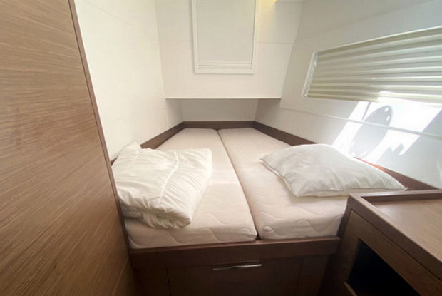 Lagoon 40 - 4 + 1 cab., Pula