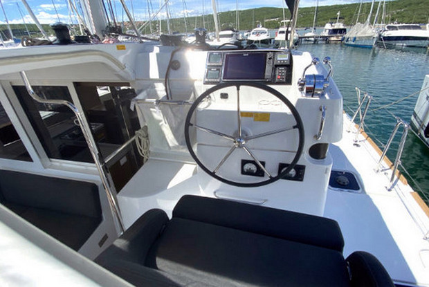 Lagoon 40 - 4 + 1 cab., Pula